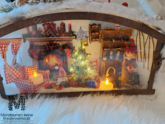 Wunderschöne Weihnachtslaterne mit einer kleinen Wichtelstatt