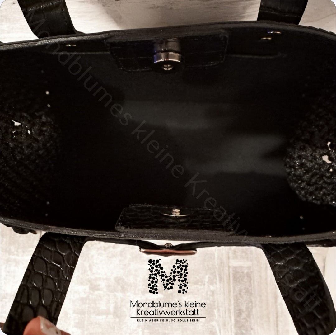 Handgehäkelte wunderschöne Tasche in Kunstlederoptik (Schwarz, Metallic-Garn)