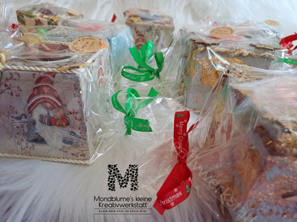 Weihnachtlicher Holzwürfel mit duftenden Teelicht