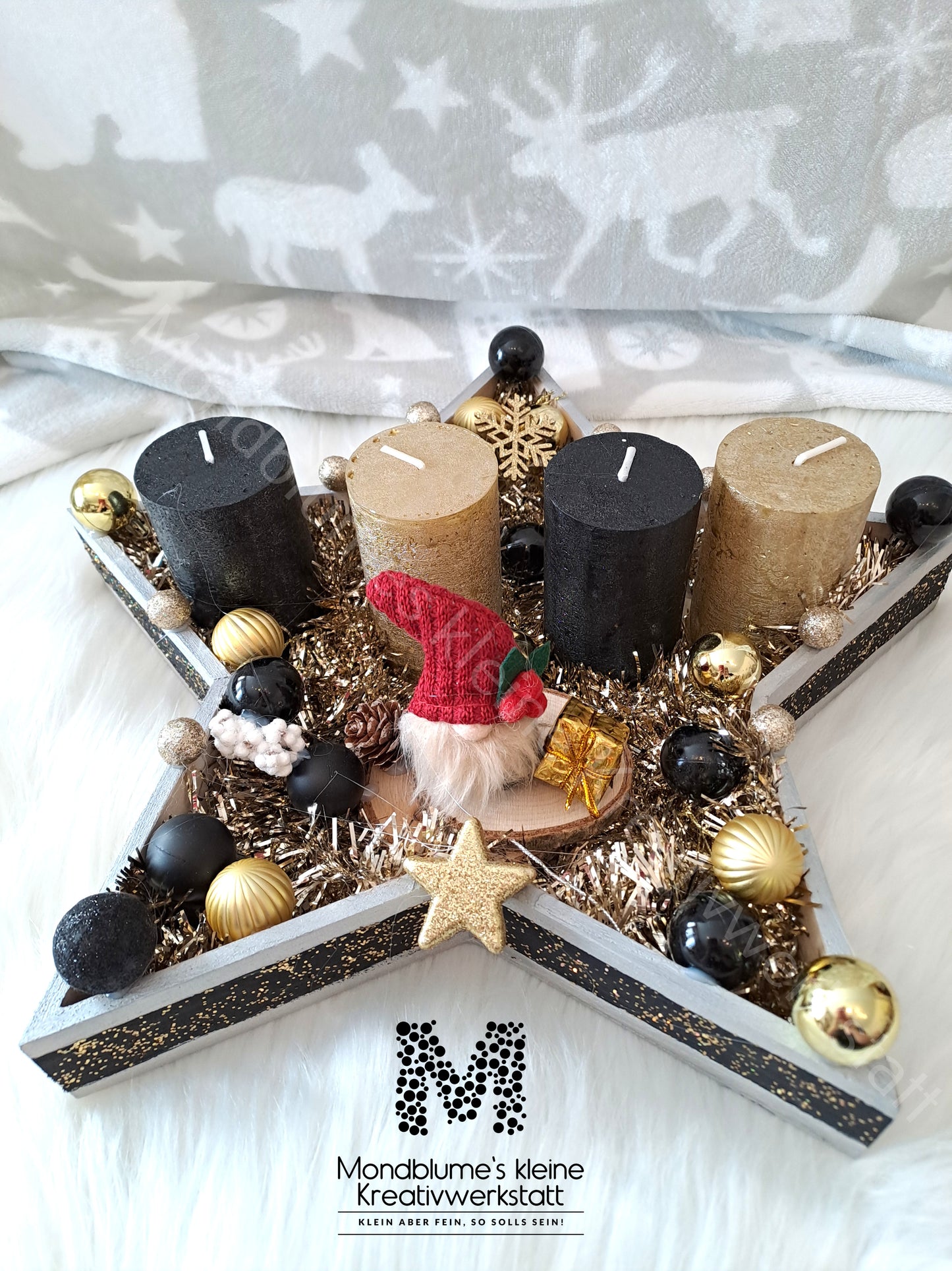 Handgemachter Adventkranz Sternenform Gold-Schwarz | Unikat mit Wichtel