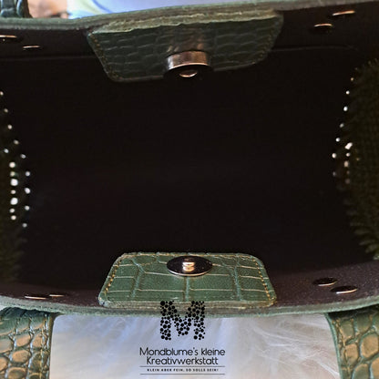 Handgehäkelte wunderschöne Tasche in Kunstlederoptik (Dunkelgrün)