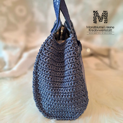 Handgehäkelte wunderschöne Tasche in Kunstlederoptik (Blau)