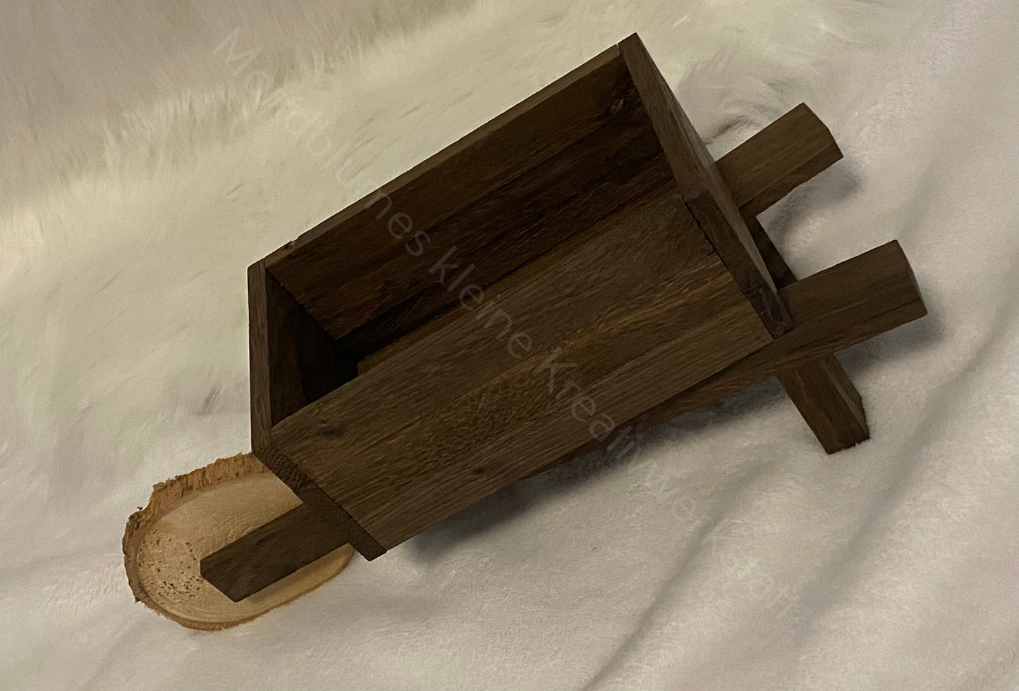 Deko Schubkarre aus dunklem Eichenholz | Geschenkidee zum Befüllen