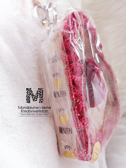 Holzherz verziert mit Rosen