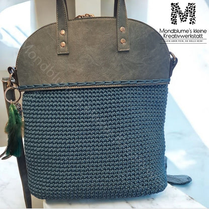 Liebevoll gehäkelte Tasche in Petrol