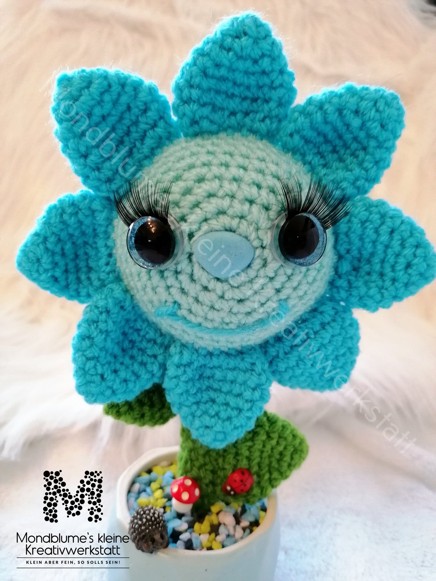 Fröhliche Häkelblume im bunten Topf | Handgemacht 23cm
