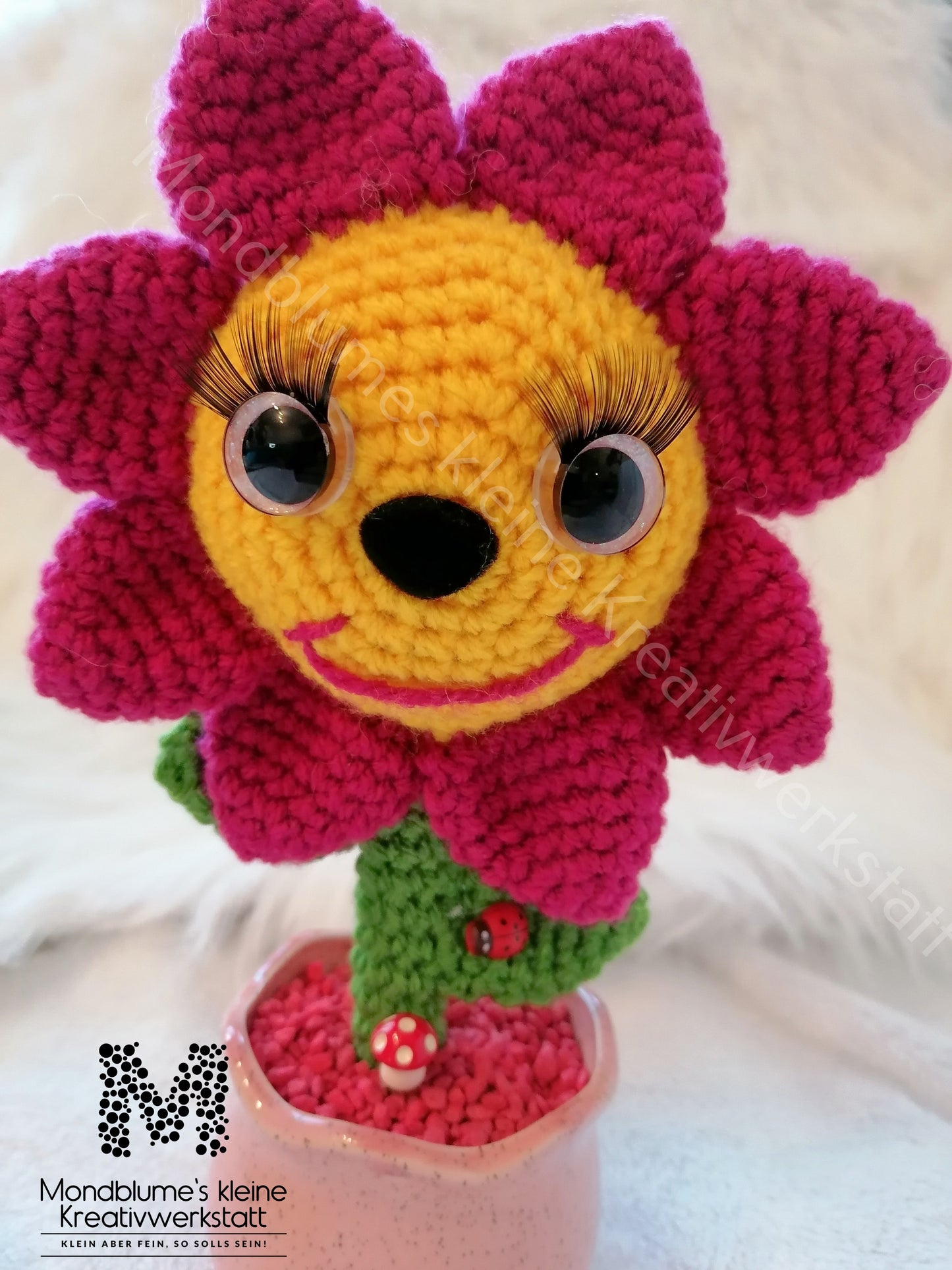 Fröhliche Häkelblume im bunten Topf | Handgemacht 23cm