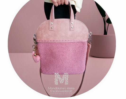 Liebevoll gehäkelte Tasche in Rosé